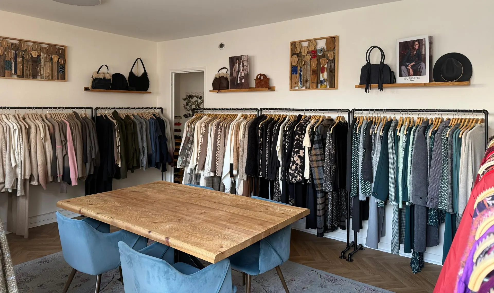 Intérieur du showroom Linda, rue de Vaugirard